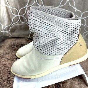 (B) EMU Australia 
Casual Leather Boot
Women 8.5